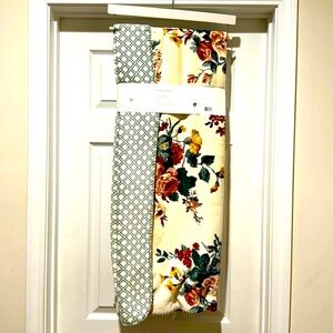 LAURA ASHLEY Reversible Super Soft Plush Rosemore Zoe Coco Throw - Pale …